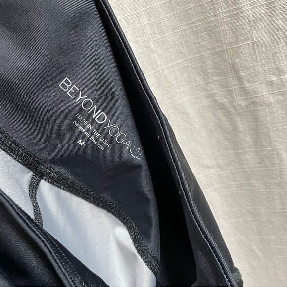 Beyond YogaLux Island Ombre High-Waist Crop Legging Size Medium - Picture 13 of 14